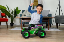 MONSTER JAM 1:15 RC Monster Truck "Grave Digger", 6068258
